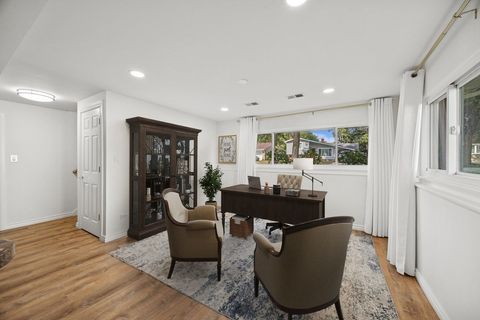 Tiny photo for 25 N Prindle Avenue, Arlington Heights, IL 60004 (MLS # 12502573)