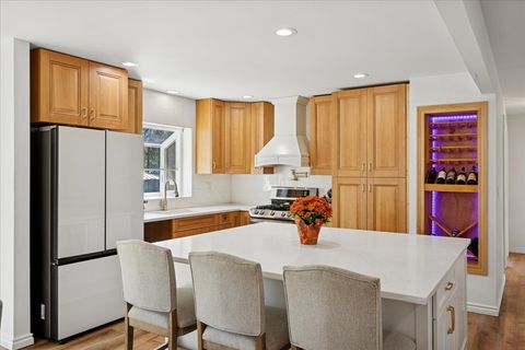 Tiny photo for 25 N Prindle Avenue, Arlington Heights, IL 60004 (MLS # 12502573)