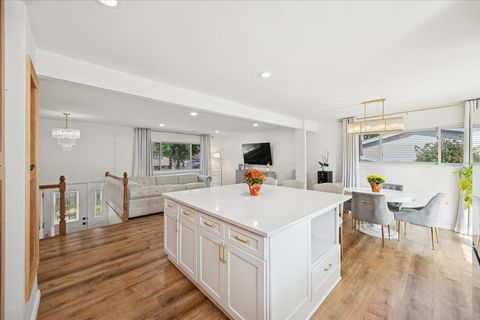 Tiny photo for 25 N Prindle Avenue, Arlington Heights, IL 60004 (MLS # 12502573)