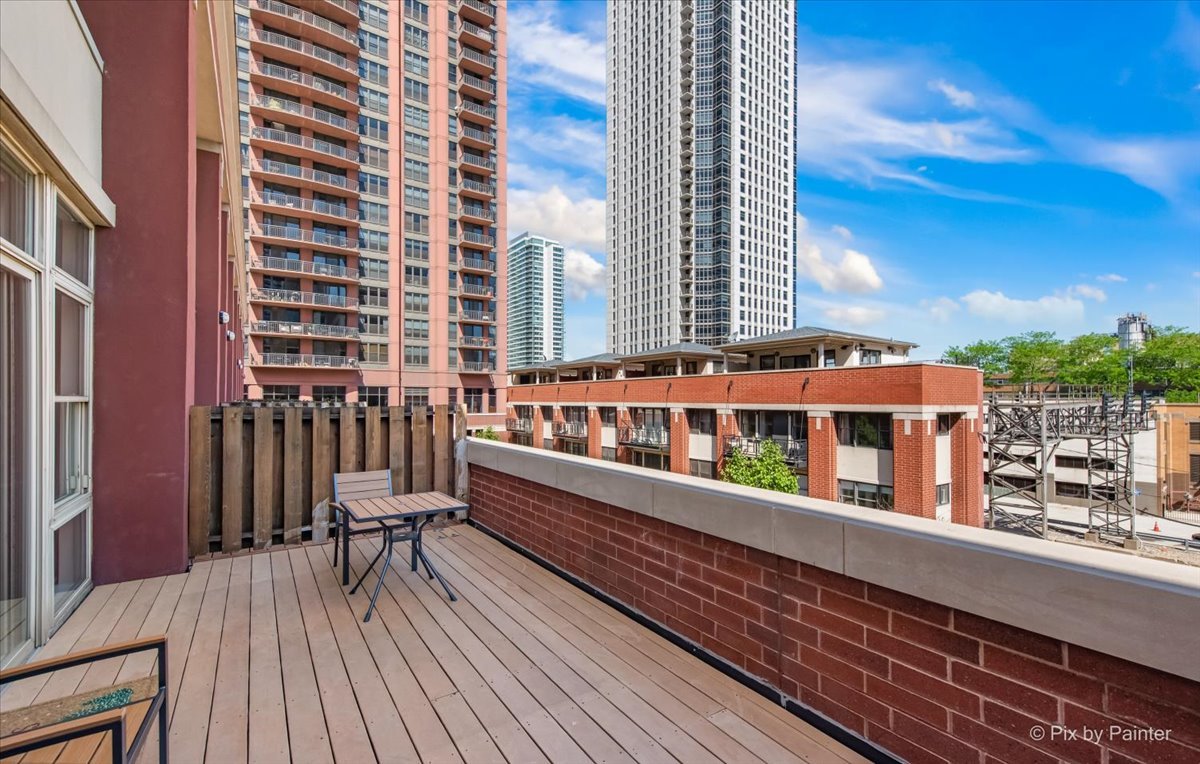 324 N Jefferson Street 307