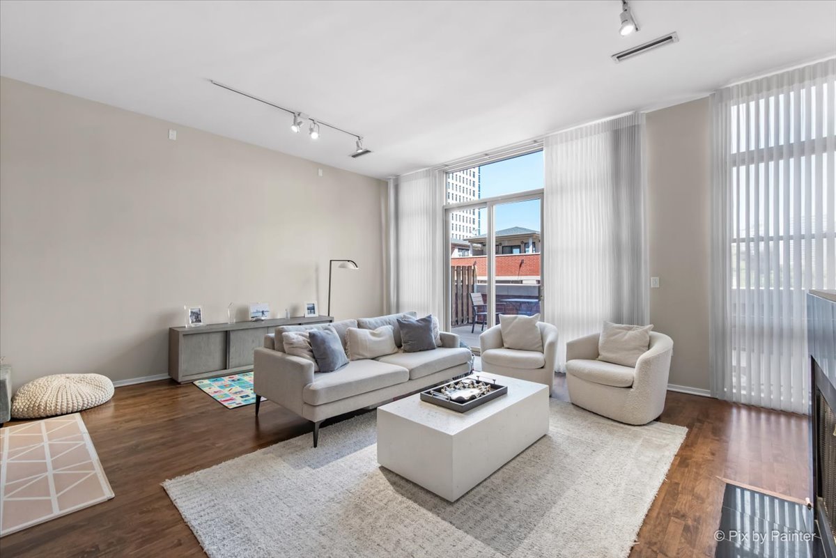 324 N Jefferson Street 307