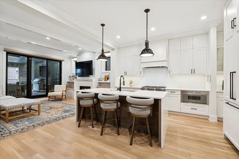 Tiny photo for 2727 N Kenmore Avenue #1, Chicago, IL 60614 (MLS # 12454171)