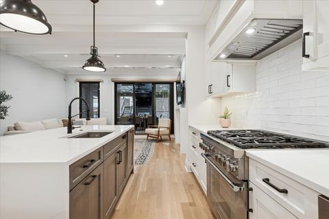 Tiny photo for 2727 N Kenmore Avenue #1, Chicago, IL 60614 (MLS # 12454171)