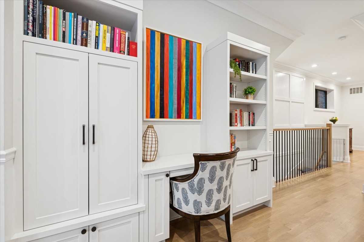 2727 N Kenmore Avenue 1