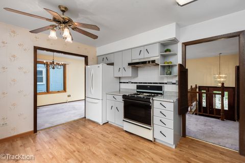 Tiny photo for 566 Cambridge Way, Bolingbrook, IL 60440 (MLS # 12626953)