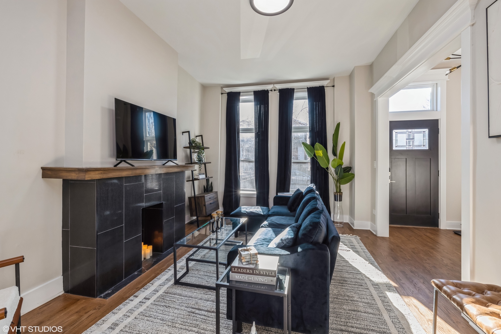 2452 W Lexington Street