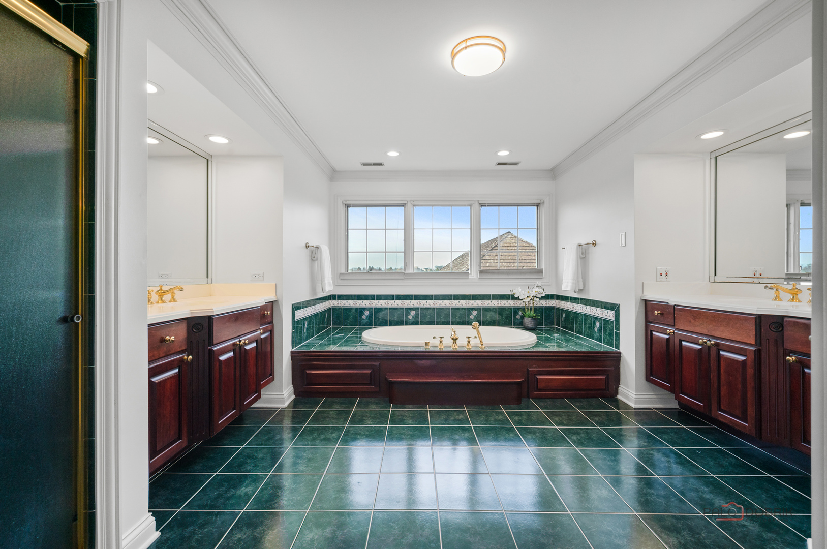Wadsworth, Illinois, 60083, United States, 6 Bedrooms Bedrooms, ,10 BathroomsBathrooms,Residential,Active,2034251