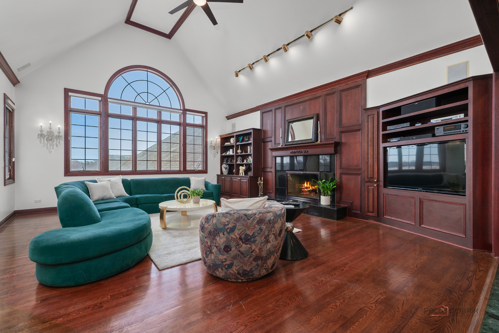 Wadsworth, Illinois, 60083, United States, 6 Bedrooms Bedrooms, ,10 BathroomsBathrooms,Residential,Active,2034251