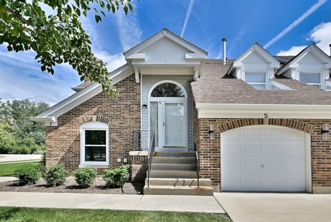 Photo of 5 Willow Parkway #5, Buffalo Grove, IL 60089 (MLS # 12450046)