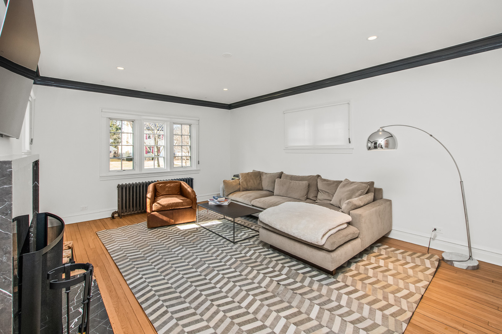 2337 Ridgeway Avenue