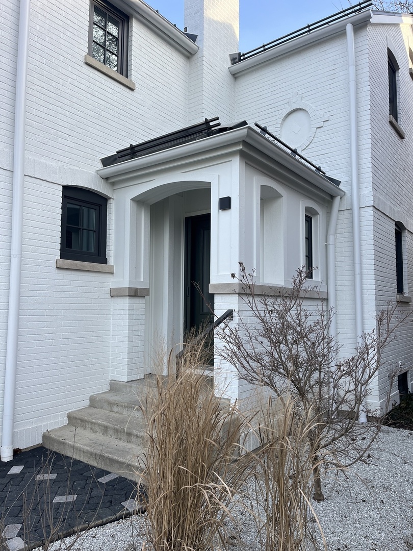 2337 Ridgeway Avenue