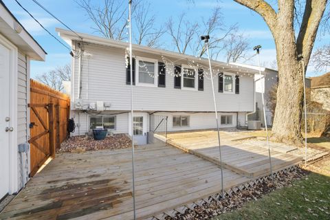 Tiny photo for 429 Lauren Lane, Buffalo Grove, IL 60089 (MLS # 12536708)