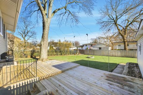 Tiny photo for 429 Lauren Lane, Buffalo Grove, IL 60089 (MLS # 12536708)