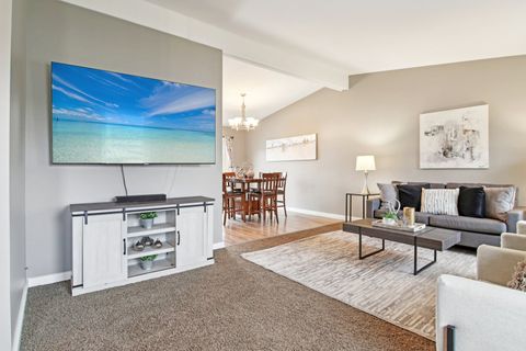 Tiny photo for 1811 Longmeadow Drive, Lindenhurst, IL 60046 (MLS # 12584450)