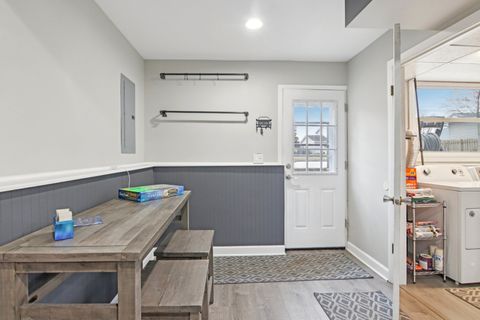 Tiny photo for 1811 Longmeadow Drive, Lindenhurst, IL 60046 (MLS # 12584450)