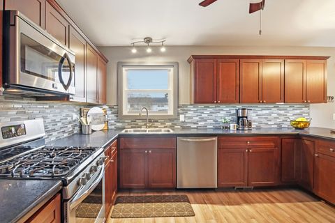 Tiny photo for 1811 Longmeadow Drive, Lindenhurst, IL 60046 (MLS # 12584450)