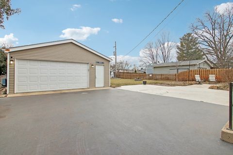 Tiny photo for 1811 Longmeadow Drive, Lindenhurst, IL 60046 (MLS # 12584450)