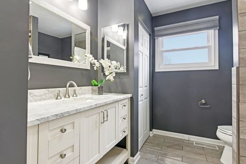 Tiny photo for 1811 Longmeadow Drive, Lindenhurst, IL 60046 (MLS # 12584450)