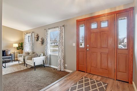 Tiny photo for 1811 Longmeadow Drive, Lindenhurst, IL 60046 (MLS # 12584450)