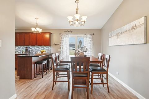 Tiny photo for 1811 Longmeadow Drive, Lindenhurst, IL 60046 (MLS # 12584450)