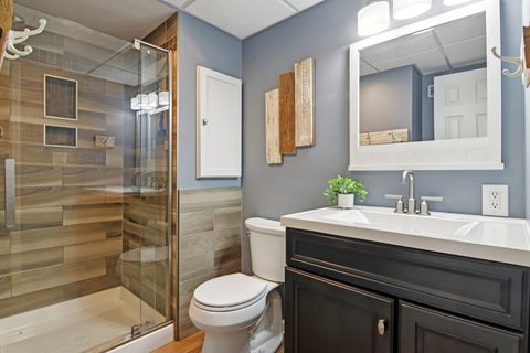 Tiny photo for 1811 Longmeadow Drive, Lindenhurst, IL 60046 (MLS # 12584450)