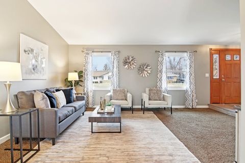 Tiny photo for 1811 Longmeadow Drive, Lindenhurst, IL 60046 (MLS # 12584450)