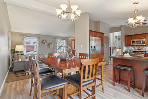 Tiny photo for 1811 Longmeadow Drive, Lindenhurst, IL 60046 (MLS # 12584450)