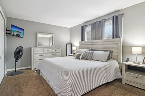 Tiny photo for 1811 Longmeadow Drive, Lindenhurst, IL 60046 (MLS # 12584450)