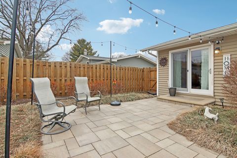 Tiny photo for 1811 Longmeadow Drive, Lindenhurst, IL 60046 (MLS # 12584450)