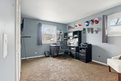 Tiny photo for 1811 Longmeadow Drive, Lindenhurst, IL 60046 (MLS # 12584450)