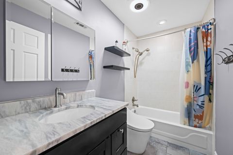 Tiny photo for 421 W Hawthorne Street, Arlington Heights, IL 60004 (MLS # 12505319)