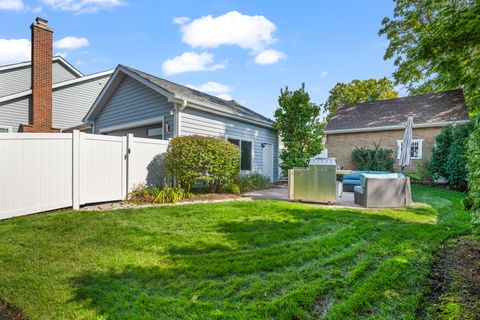 Tiny photo for 421 W Hawthorne Street, Arlington Heights, IL 60004 (MLS # 12505319)