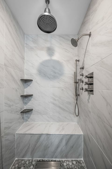 Tiny photo for 421 W Hawthorne Street, Arlington Heights, IL 60004 (MLS # 12505319)