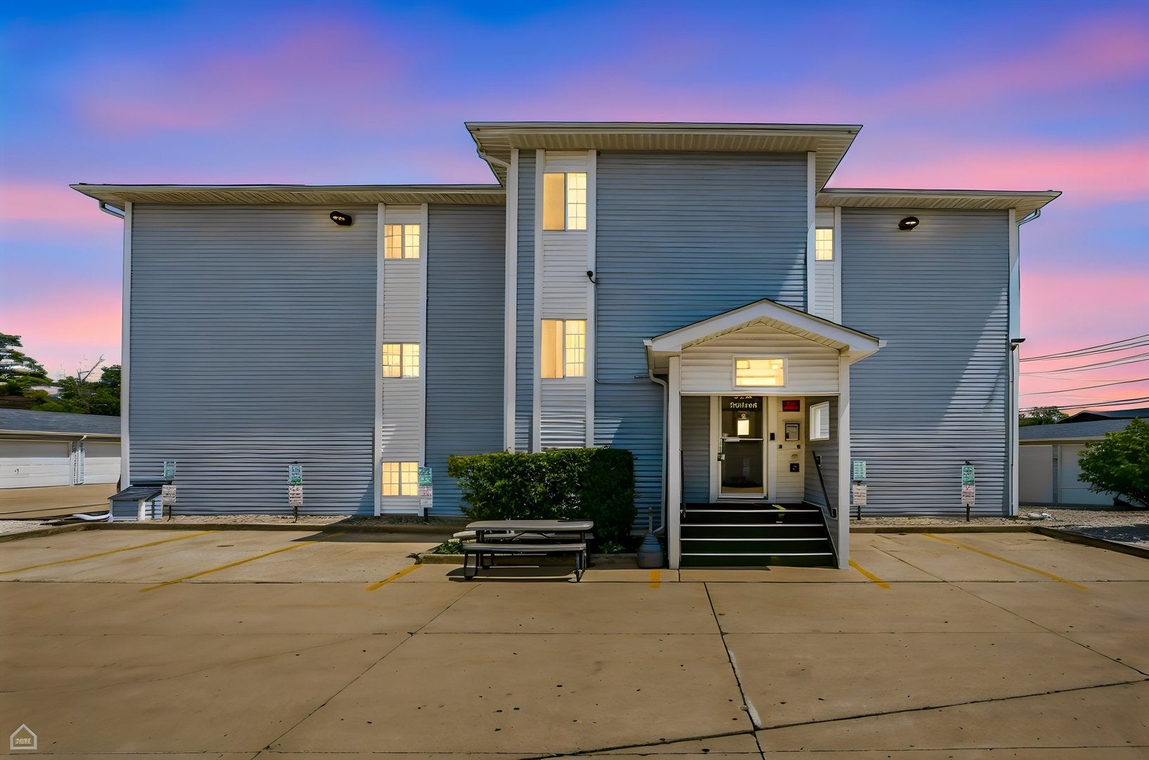 3130 W Monroe Street 107