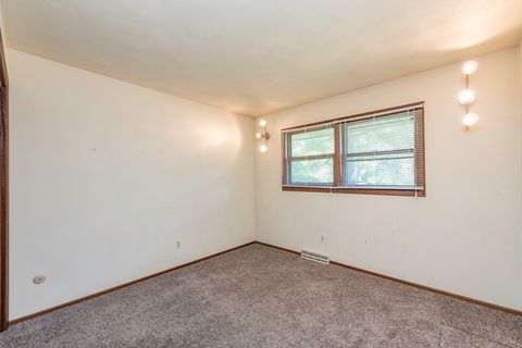Tiny photo for 2403 11th Street, Winthrop Harbor, IL 60096 (MLS # 12439563)