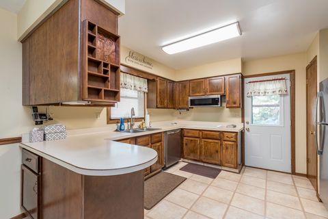 Tiny photo for 2403 11th Street, Winthrop Harbor, IL 60096 (MLS # 12439563)