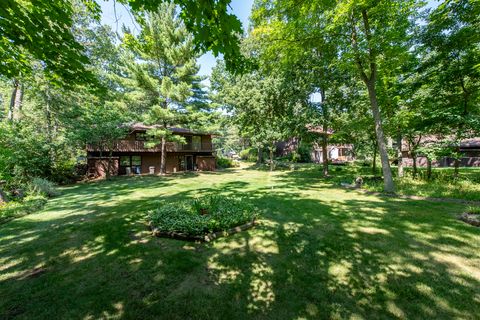 Tiny photo for 2403 11th Street, Winthrop Harbor, IL 60096 (MLS # 12439563)