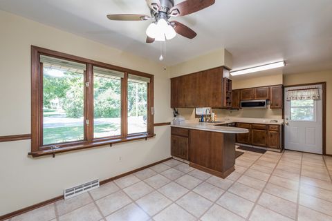 Tiny photo for 2403 11th Street, Winthrop Harbor, IL 60096 (MLS # 12439563)