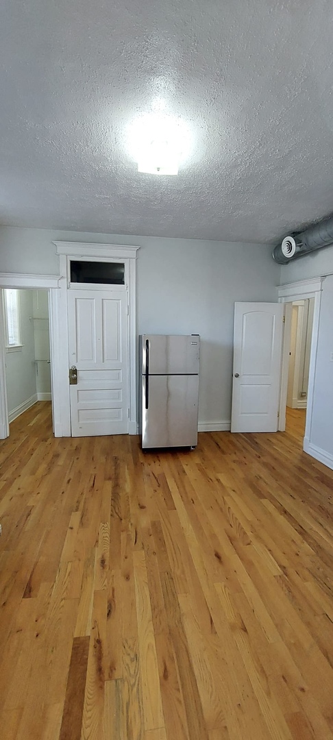 2215 S Albany Avenue 2F