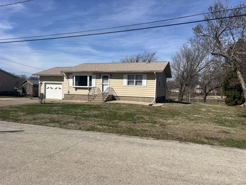 Tiny photo for 505 N Maple Street, Cleveland, IL 61241 (MLS # 12621302)