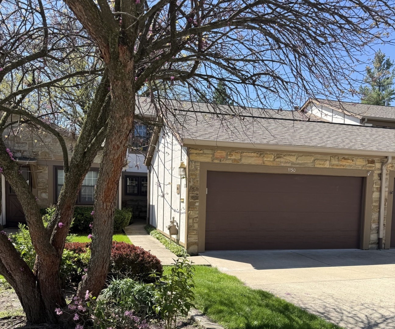1150 Oakview Drive