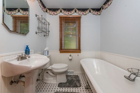 Tiny photo for 1129 Park Avenue, Winthrop Harbor, IL 60096 (MLS # 12442941)