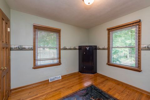 Tiny photo for 1129 Park Avenue, Winthrop Harbor, IL 60096 (MLS # 12442941)