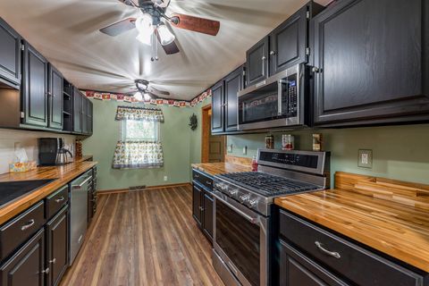Tiny photo for 1129 Park Avenue, Winthrop Harbor, IL 60096 (MLS # 12442941)