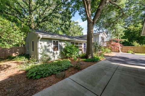 Tiny photo for 1129 Park Avenue, Winthrop Harbor, IL 60096 (MLS # 12442941)