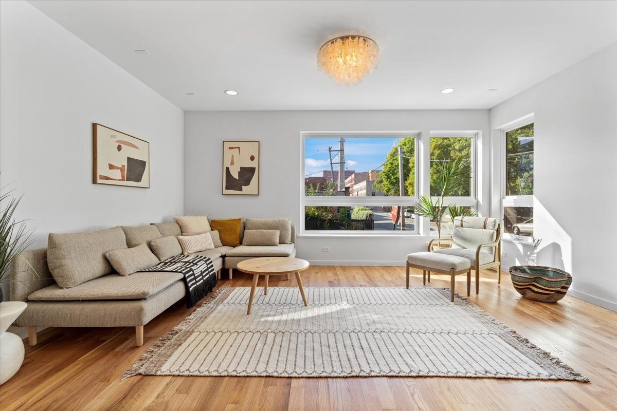 1036 W 20th Place