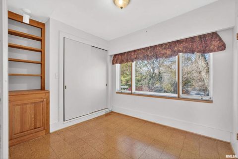 Tiny photo for 1228 COFFELT Avenue, Bettendorf, IA 52722 (MLS # QC4269259)