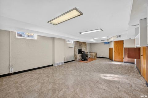 Tiny photo for 1228 COFFELT Avenue, Bettendorf, IA 52722 (MLS # QC4269259)