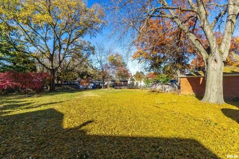 Tiny photo for 1228 COFFELT Avenue, Bettendorf, IA 52722 (MLS # QC4269259)