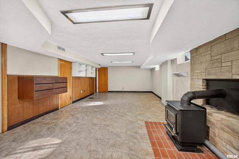 Tiny photo for 1228 COFFELT Avenue, Bettendorf, IA 52722 (MLS # QC4269259)